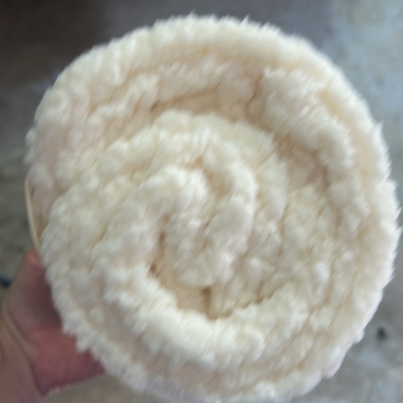 Teddy Sherpa Scarf NWT - Picture 3 of 3